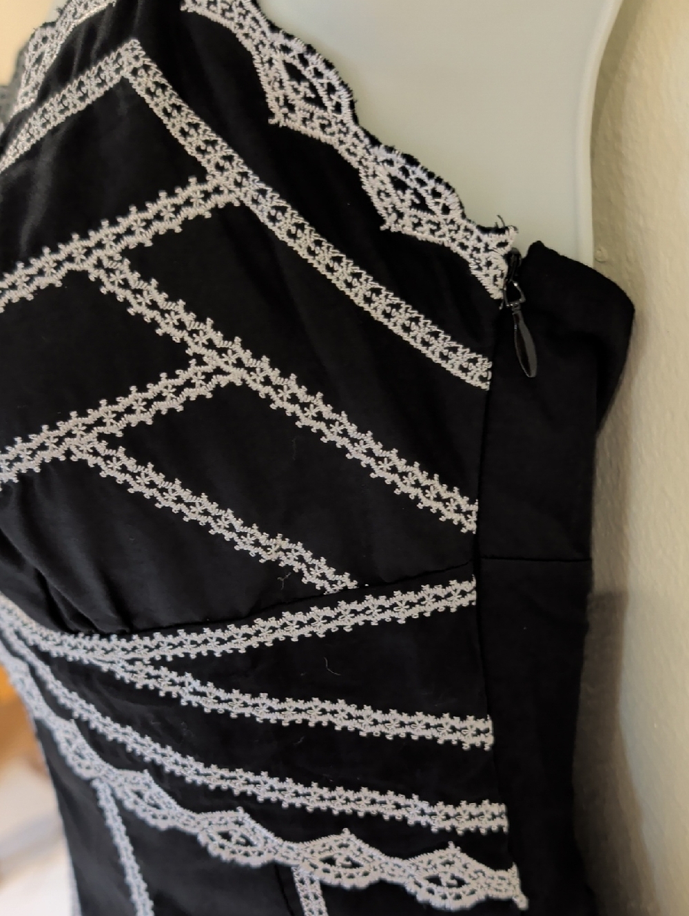 White House Black Market Black Halter Midi Dress with White Lace Details Size 4 - Picture 7 of 11